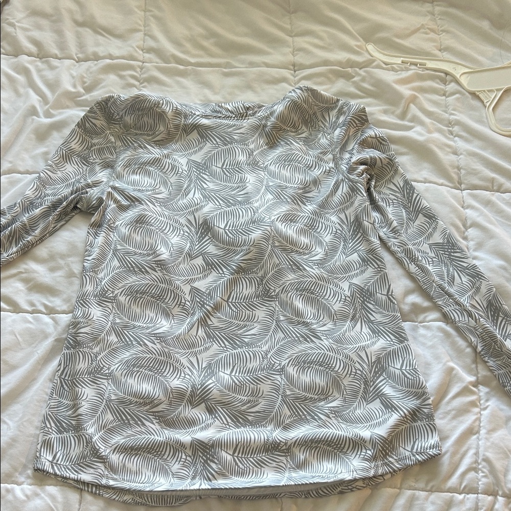 Bass Pro Shops Leaf Patterned Women's Blouse